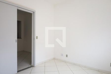 Quarto 1 de apartamento para alugar com 2 quartos, 50m² em Caiçaras, Belo Horizonte