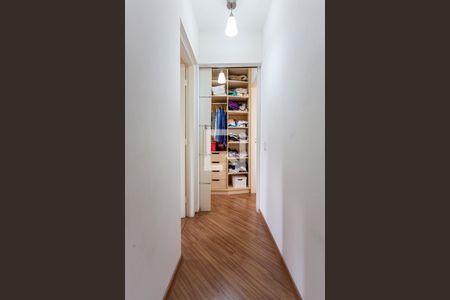 Corredor Dormitórios de casa de condomínio à venda com 2 quartos, 80m² em Vila Homero Thon, Santo André