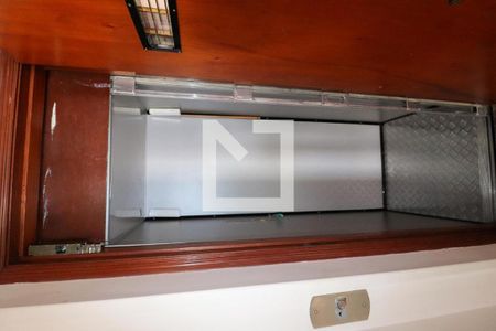 Casa à venda com 332m², 3 quartos e 4 vagasElevador