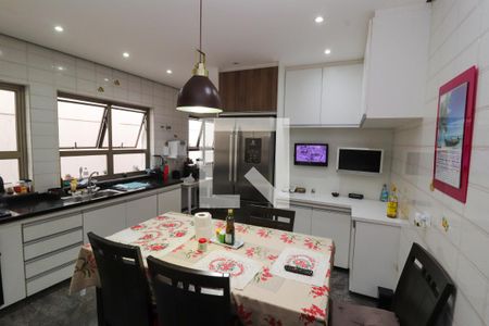 Casa à venda com 332m², 3 quartos e 4 vagasCozinha