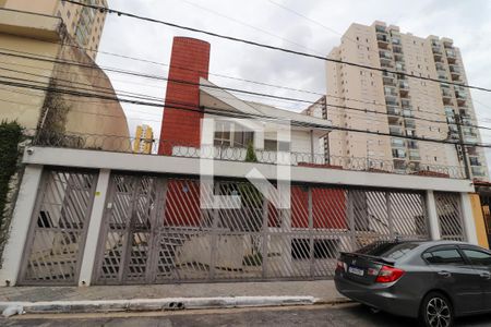 Casa à venda com 332m², 3 quartos e 4 vagasFachada