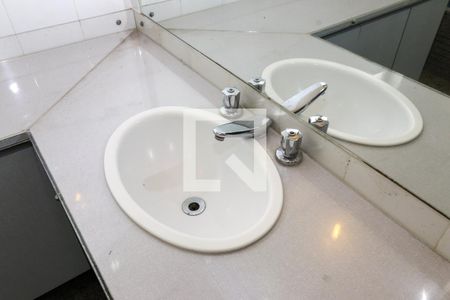 Casa à venda com 332m², 3 quartos e 4 vagasBanheiro da Suíte