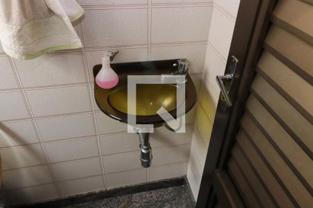 Casa à venda com 332m², 3 quartos e 4 vagasBanheiro de serviço