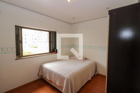 Casa à venda com 332m², 3 quartos e 4 vagasQuarto 2 - Suíte