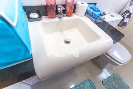 Casa à venda com 167m², 3 quartos e 4 vagas Casa à venda com 167m², 3 quartos e 4 vagasBanheiro suíte 2