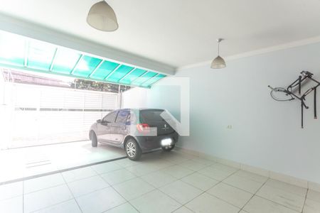 Casa à venda com 167m², 3 quartos e 4 vagas Casa à venda com 167m², 3 quartos e 4 vagasGaragem