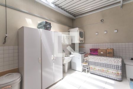 Casa à venda com 167m², 3 quartos e 4 vagas Casa à venda com 167m², 3 quartos e 4 vagasÁrea de serviço e churrasqueira