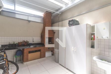 Casa à venda com 167m², 3 quartos e 4 vagas Casa à venda com 167m², 3 quartos e 4 vagasÁrea de serviço e churrasqueira