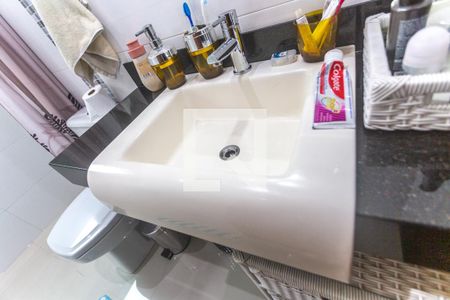 Casa à venda com 167m², 3 quartos e 4 vagas Casa à venda com 167m², 3 quartos e 4 vagasBanheiro suíte 1