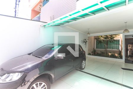 Casa à venda com 167m², 3 quartos e 4 vagas Casa à venda com 167m², 3 quartos e 4 vagasGaragem