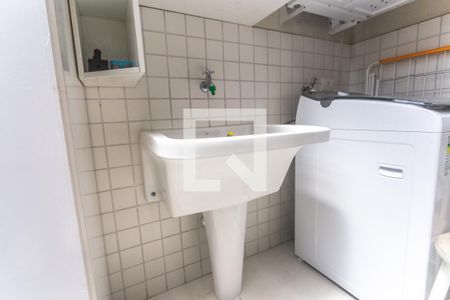 Casa à venda com 167m², 3 quartos e 4 vagas Casa à venda com 167m², 3 quartos e 4 vagasÁrea de serviço e churrasqueira