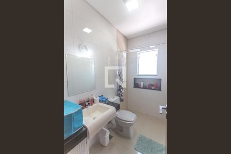 Casa à venda com 167m², 3 quartos e 4 vagas Casa à venda com 167m², 3 quartos e 4 vagasBanheiro suíte 2