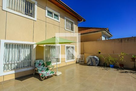 Casa à venda com 305m², 3 quartos e 6 vagas Casa à venda com 305m², 3 quartos e 6 vagasTerraço