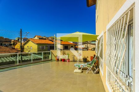 Casa à venda com 305m², 3 quartos e 6 vagas Casa à venda com 305m², 3 quartos e 6 vagasTerraço