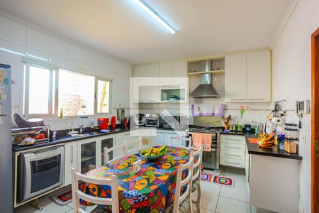 Casa à venda com 305m², 3 quartos e 6 vagas Casa à venda com 305m², 3 quartos e 6 vagasCozinha