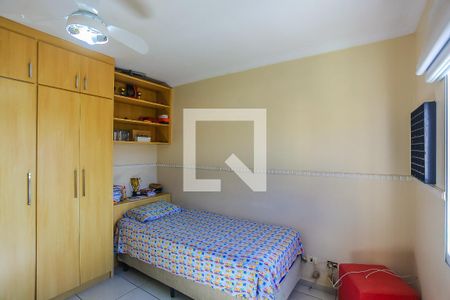 Casa à venda com 305m², 3 quartos e 6 vagas Casa à venda com 305m², 3 quartos e 6 vagasQuarto 2