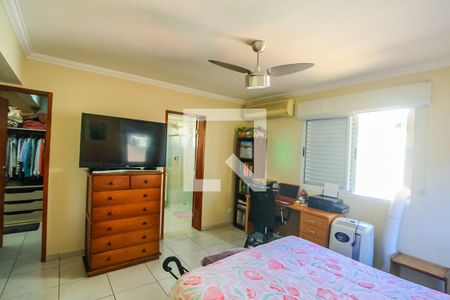 Casa à venda com 305m², 3 quartos e 6 vagas Casa à venda com 305m², 3 quartos e 6 vagasSuíte