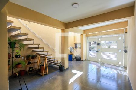 Casa à venda com 305m², 3 quartos e 6 vagas Casa à venda com 305m², 3 quartos e 6 vagasGaragem