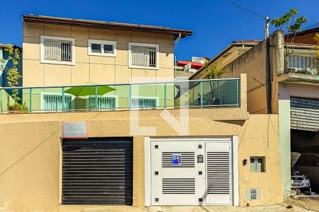 Casa à venda com 305m², 3 quartos e 6 vagas Casa à venda com 305m², 3 quartos e 6 vagasFachada