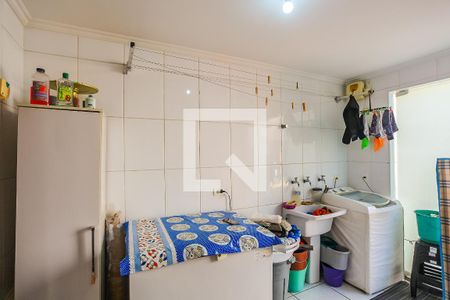 Casa à venda com 305m², 3 quartos e 6 vagas Casa à venda com 305m², 3 quartos e 6 vagasÁrea de Serviço