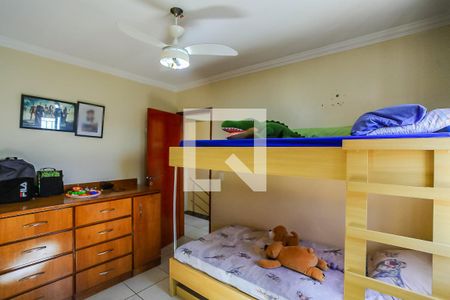 Casa à venda com 305m², 3 quartos e 6 vagas Casa à venda com 305m², 3 quartos e 6 vagasQuarto 1