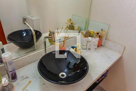 Casa à venda com 305m², 3 quartos e 6 vagas Casa à venda com 305m², 3 quartos e 6 vagasLavabo