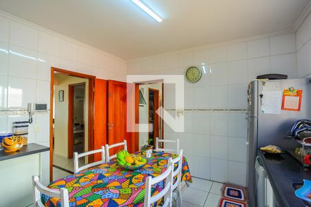 Casa à venda com 305m², 3 quartos e 6 vagas Casa à venda com 305m², 3 quartos e 6 vagasCozinha