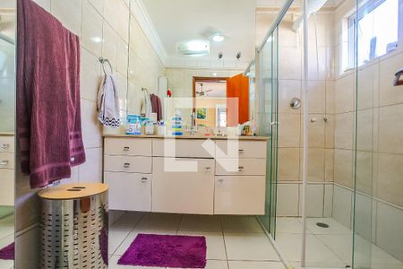 Casa à venda com 305m², 3 quartos e 6 vagas Casa à venda com 305m², 3 quartos e 6 vagasSuíte - Banheiro