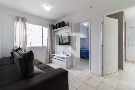 Sala de apartamento para alugar com 2 quartos, 52m² em Parque Fongaro, São Paulo