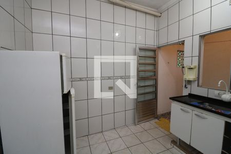 Cozinha de casa para alugar com 1 quarto, 30m² em Cidade Satélite Santa Bárbara, São Paulo