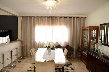 Casa de condomínio para alugar com 379m², 4 quartos e 4 vagasSala