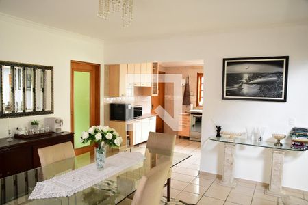 Sala de casa de condomínio para alugar com 4 quartos, 379m² em Parque Paulistano, Cotia