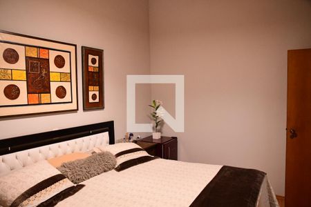 Casa de condomínio para alugar com 379m², 4 quartos e 4 vagasSuíte