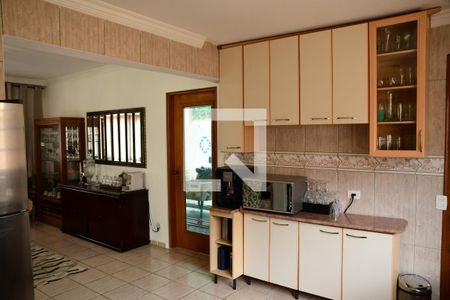 Casa de condomínio para alugar com 379m², 4 quartos e 4 vagasCozinha