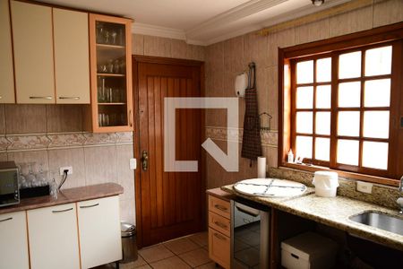 Casa de condomínio para alugar com 379m², 4 quartos e 4 vagasCozinha