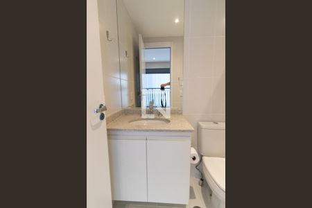 Banheiro de kitnet/studio à venda com 1 quarto, 22m² em Butantã, São Paulo
