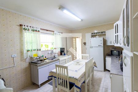 Casa à venda com 240m², 3 quartos e 2 vagasCozinha