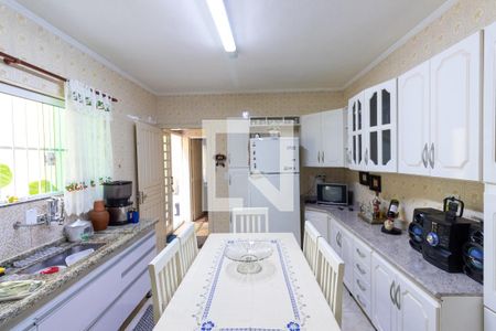 Casa à venda com 240m², 3 quartos e 2 vagasCozinha