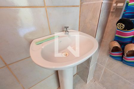 Casa à venda com 240m², 3 quartos e 2 vagasBanheiro