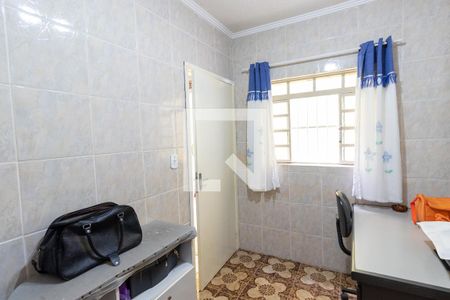Casa à venda com 240m², 3 quartos e 2 vagasEscritório