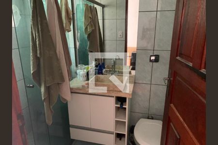 Casa à venda com 216m², 3 quartos e 2 vagas