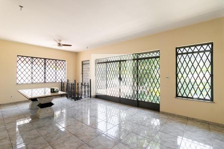 Casa à venda com 293m², 3 quartos e 3 vagas