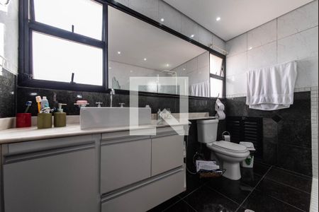 Apartamento para alugar com 210m², 4 quartos e 2 vagas Apartamento para alugar com 210m², 4 quartos e 2 vagasBanheiro da Suíte 2