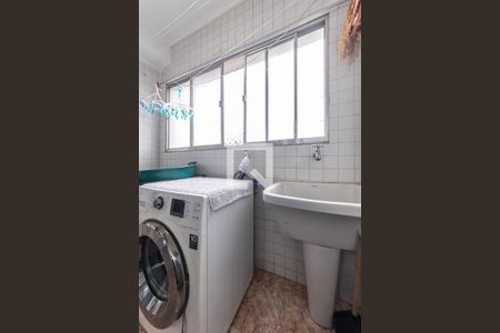 Apartamento para alugar com 210m², 4 quartos e 2 vagas Apartamento para alugar com 210m², 4 quartos e 2 vagasLavanderia