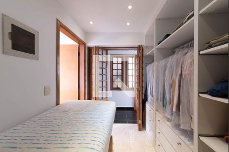 Apartamento para alugar com 210m², 4 quartos e 2 vagas Apartamento para alugar com 210m², 4 quartos e 2 vagasCloset da suíte 2