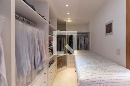 Apartamento para alugar com 210m², 4 quartos e 2 vagas Apartamento para alugar com 210m², 4 quartos e 2 vagasCloset da suíte 2