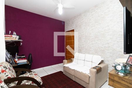 Casa à venda com 140m², 3 quartos e 2 vagasSala