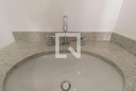 Banheiro de kitnet/studio para alugar com 1 quarto, 20m² em Butantã, São Paulo