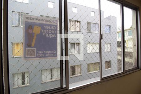 Apartamento à venda com 55m², 3 quartos e 1 vaga Apartamento à venda com 55m², 3 quartos e 1 vagaPlaca na janela