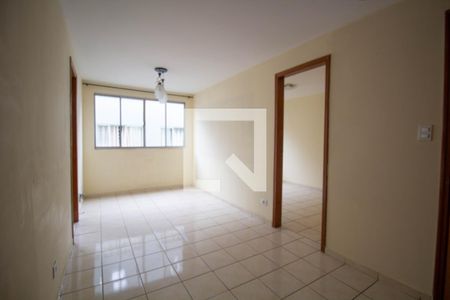Sala de apartamento para alugar com 3 quartos, 55m² em Itaquera, São Paulo
